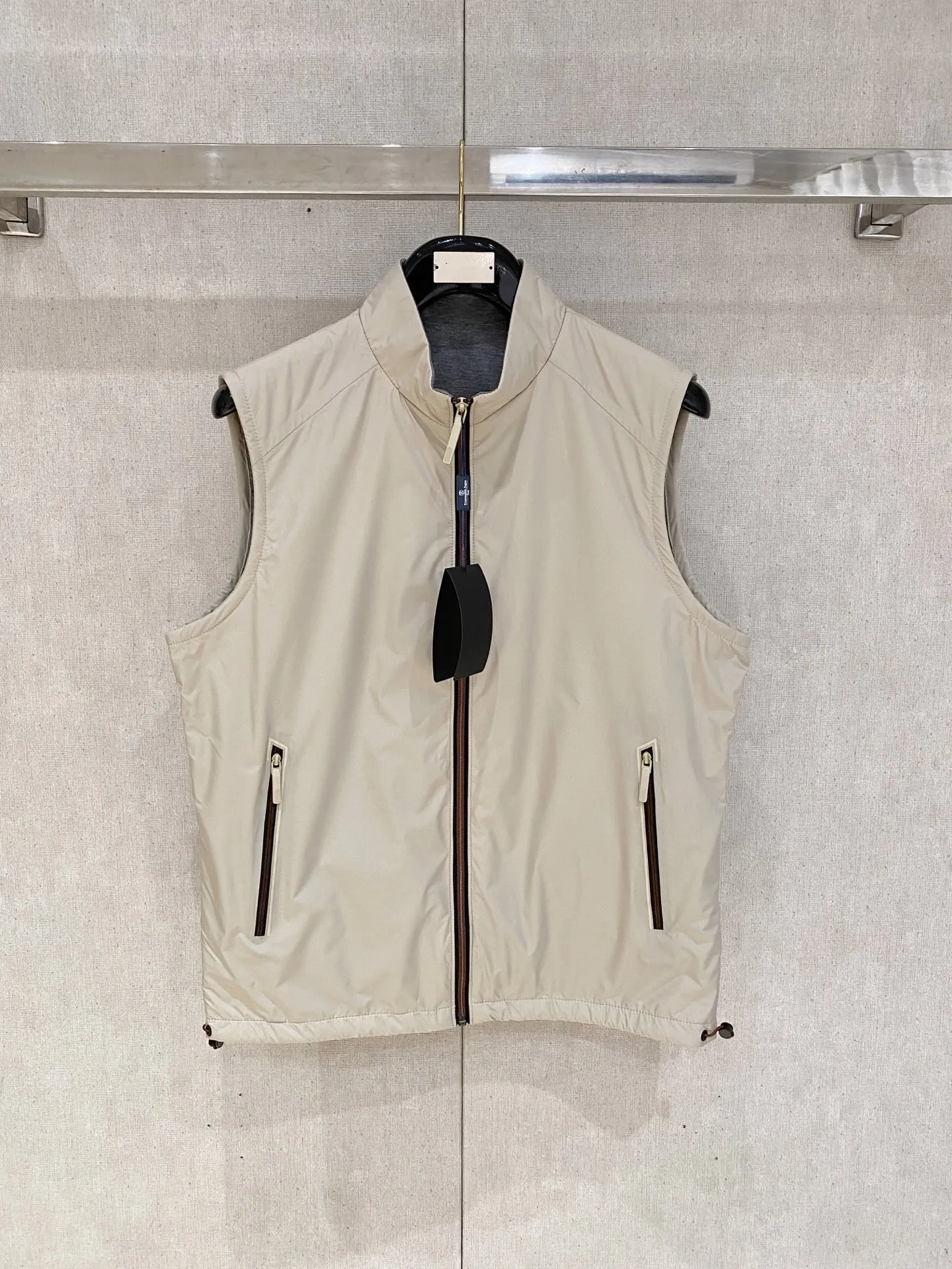 Zegna ： ， ， ， 、 ， ； ，Breathable ， ， 。 ： logo， ； ， ， ； ， ， ； ， ， 。 ： ， ， ； ， ， T 、 、 ； ， ； ， ， 。 ： 、 、 ， ， Versatile 。 ：Cream White、 、Navy Blue 、Black Sizes：M-4XL